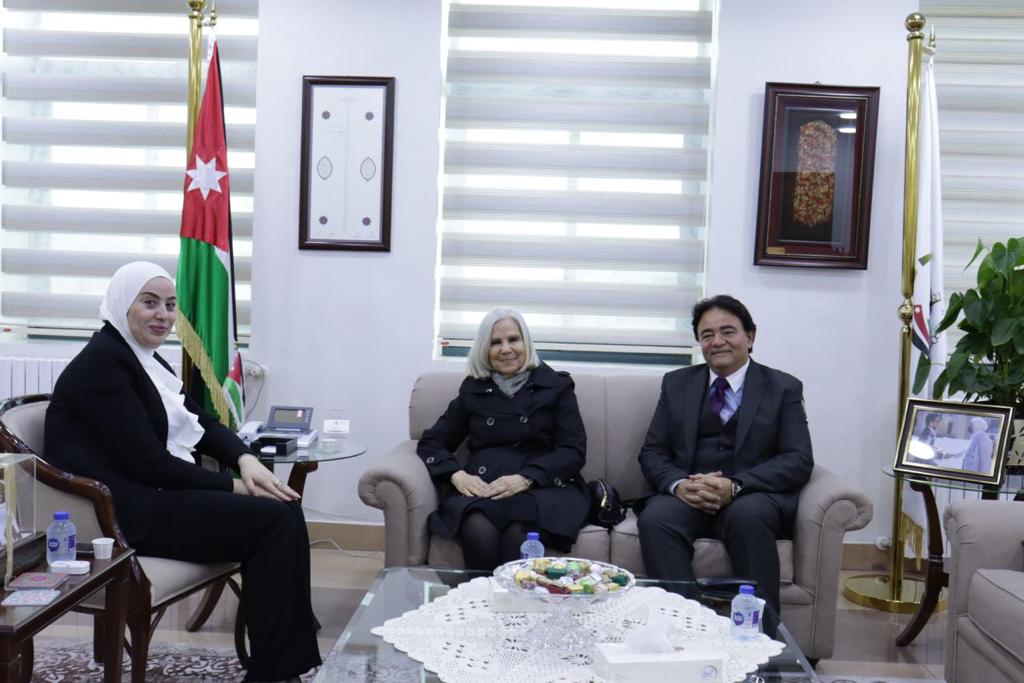 الوزيرة